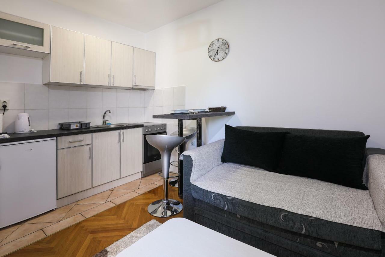 Apartment Promenada 35 Novi Sad Exterior photo